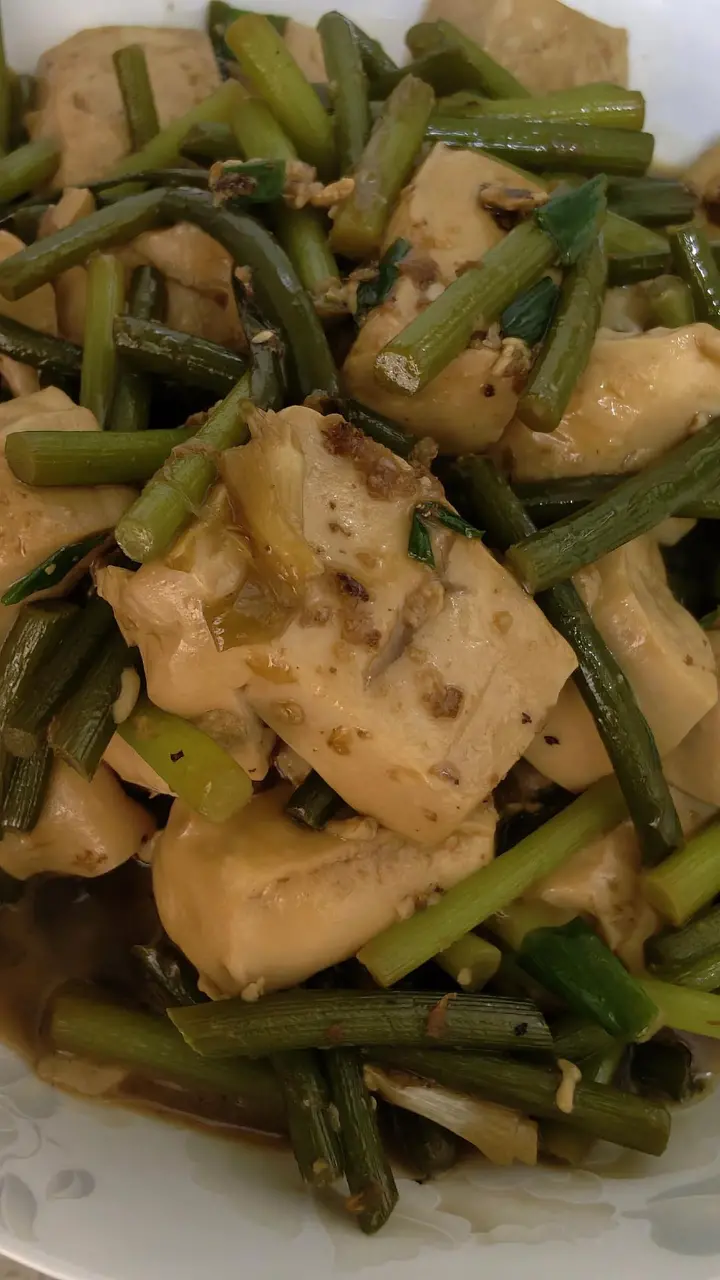 蒜苗烧豆腐 第 10 步