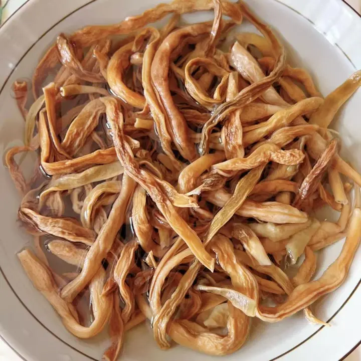 干豆角炒猪皮 第 4 步
