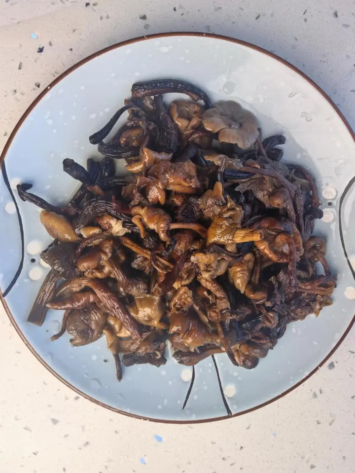 榛蘑炒白菜 第 3 步