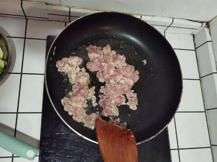 西葫芦炒肉蛋 第 5 步