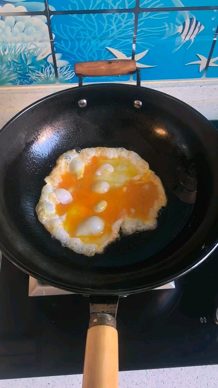韭菜炒鸡蛋 第 2 步
