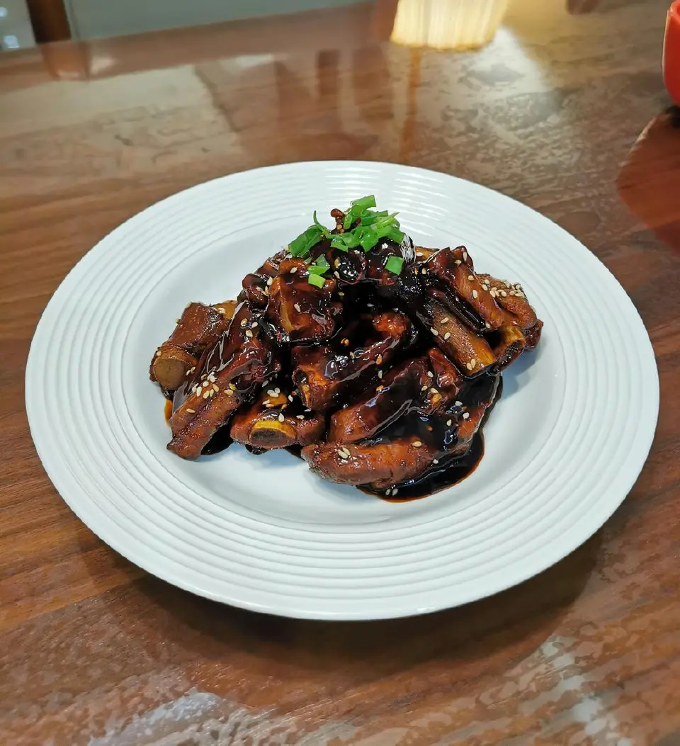 红烧糖醋排骨成品图