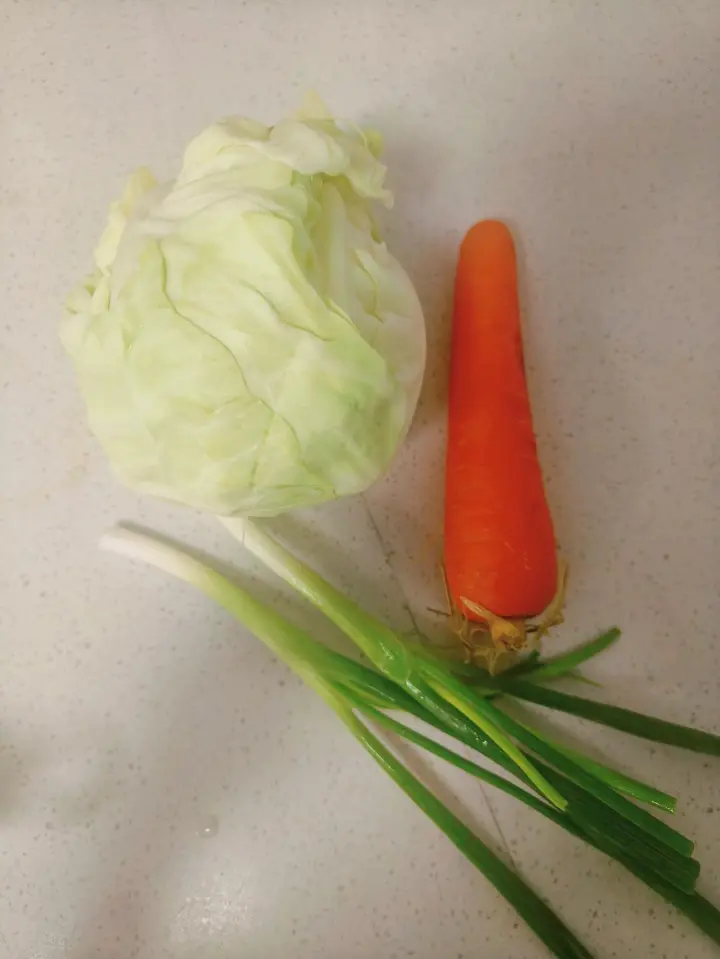 包心菜胡萝卜鸡蛋饼 第 2 步