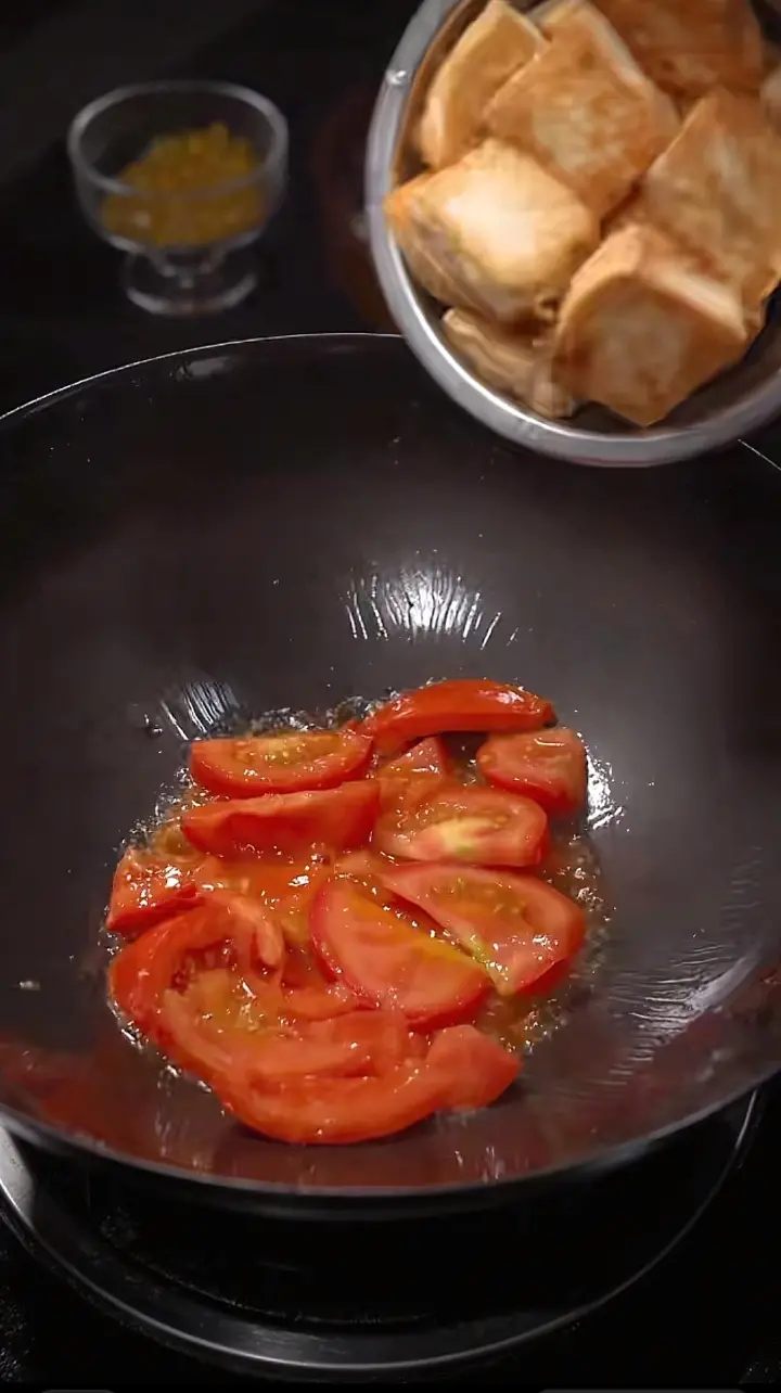 西红柿焖豆腐 第 7 步