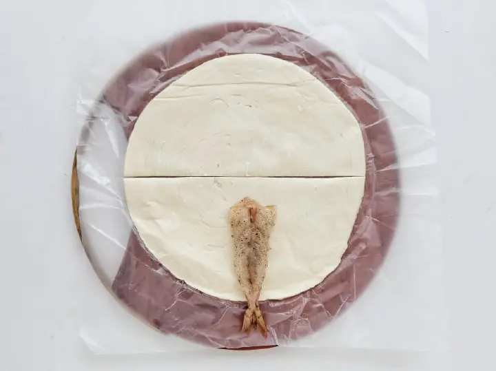 芝士酥皮大虾手抓饼 第 3 步
