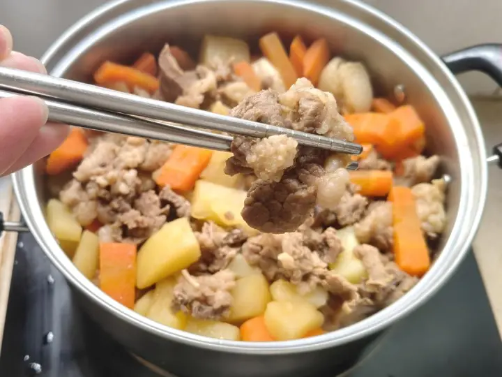 牛腩炖土豆 第 7 步