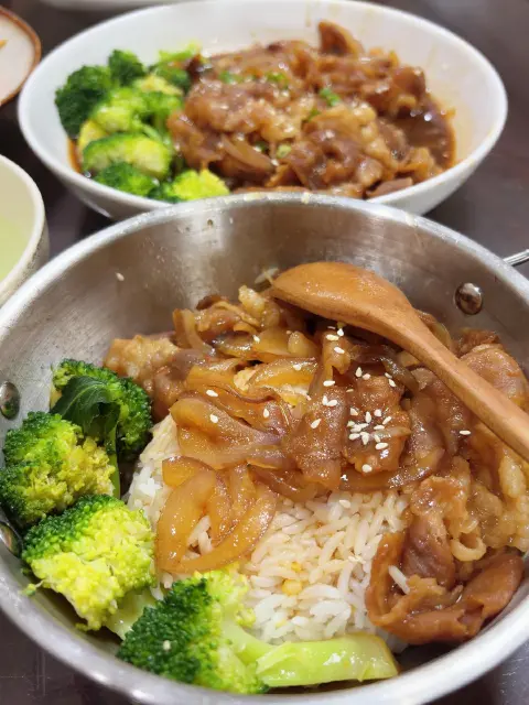 日式肥牛拌饭