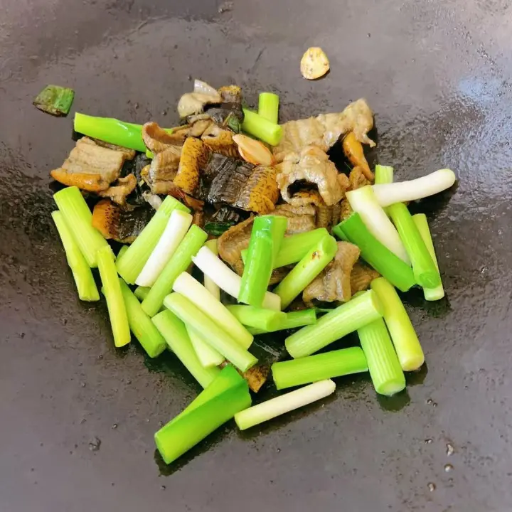 干锅炝鳝鱼段 第 10 步