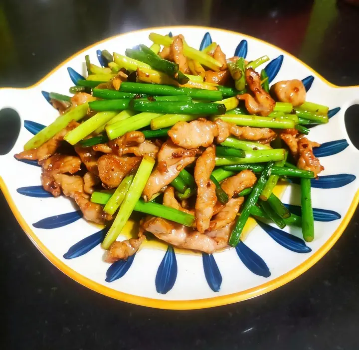 蒜苔炒肉 第 4 步