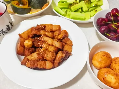 独蒜红烧肉