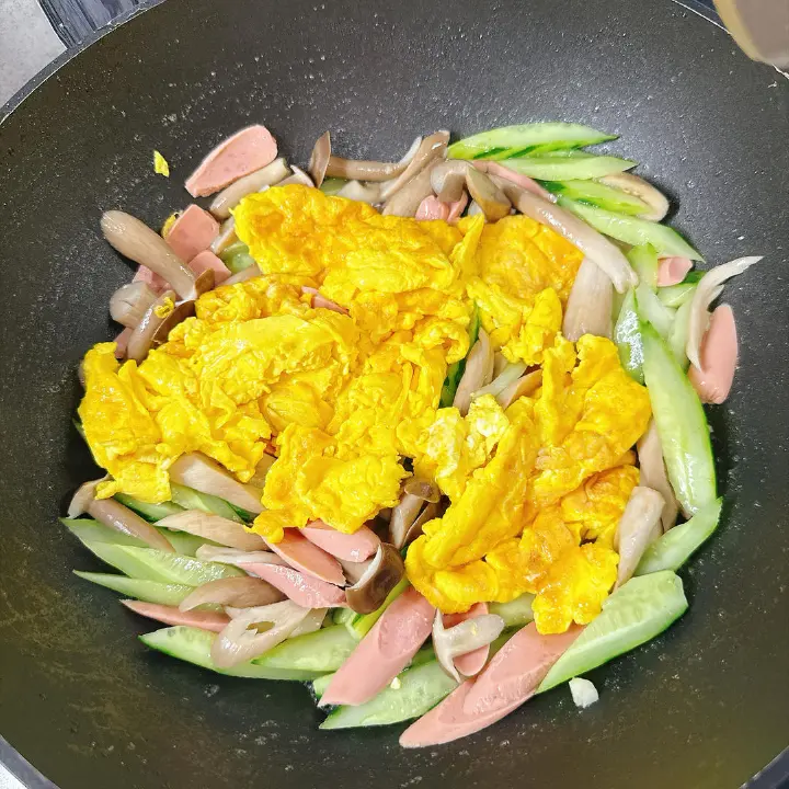 菌菇火腿炒鸡蛋 第 23 步