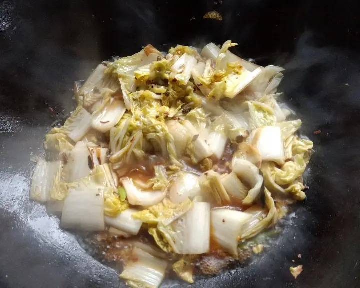 酸辣炒白菜 第 5 步