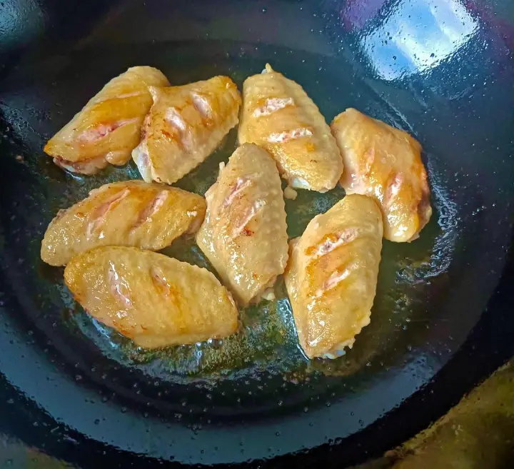 鸡翅虾煲 第 2 步