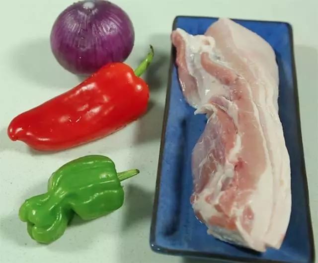 家常小炒肉 第 1 步