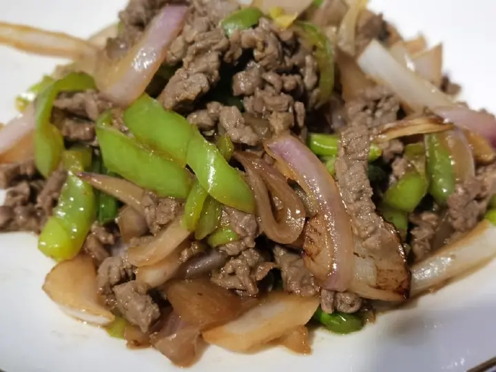 青椒洋葱炒牛肉丝 第 5 步