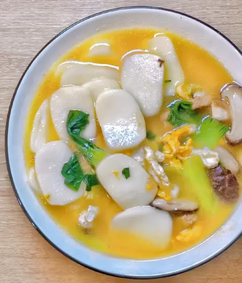 青菜肉丝年糕汤