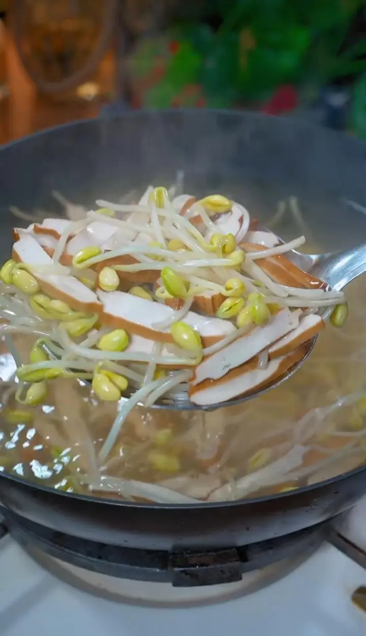 豆芽炒香干 第 2 步