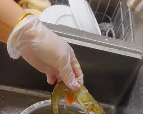 干锅鸡翅虾 第 1 步