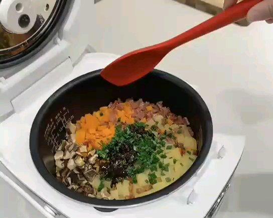 懒人香肠焖饭 第 3 步