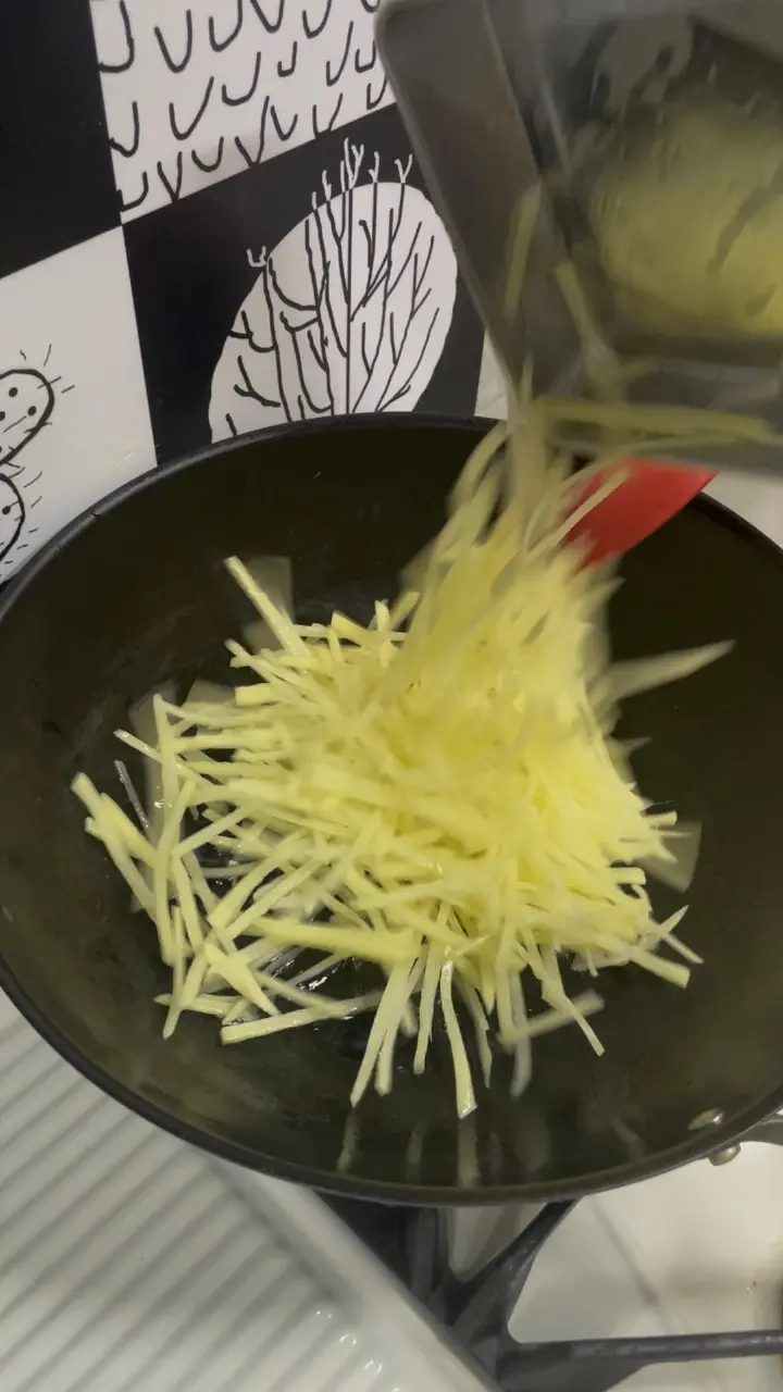 芽菜炒土豆丝 第 3 步