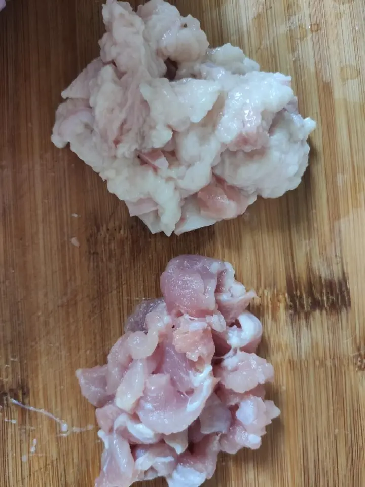 胡萝卜炒肉 第 1 步