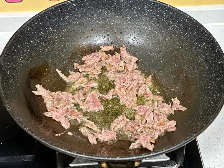 小炒黄牛肉拌面 第 3 步