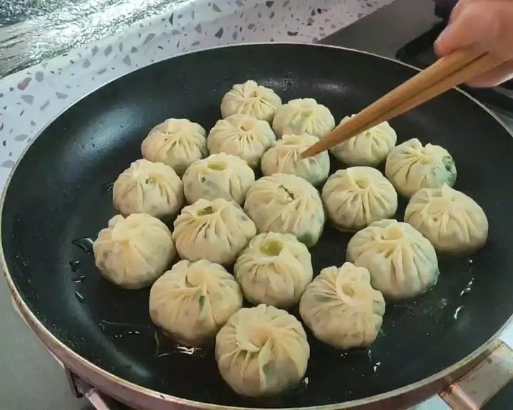 饺子皮版素馅生煎包 第 5 步