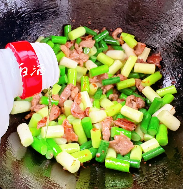 大蒜苔炒肉丝 第 7 步