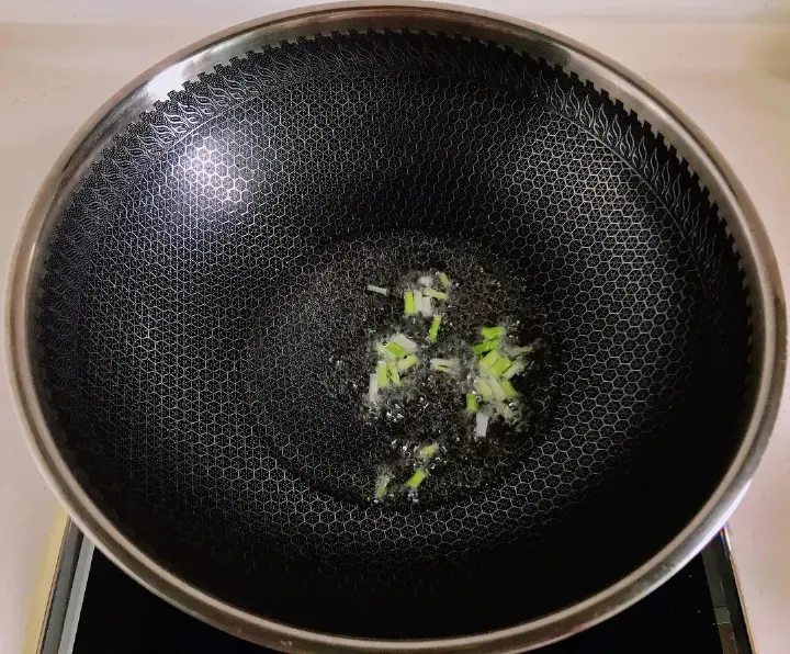 番茄土豆疙瘩汤 第 4 步