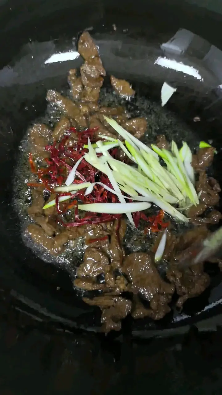 韭菜藕条炒牛肉 第 2 步