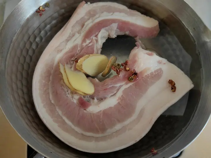 回锅肉 第 3 步