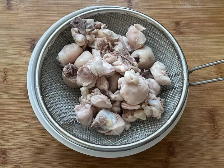 香菇鸡腿焖饭 第 6 步