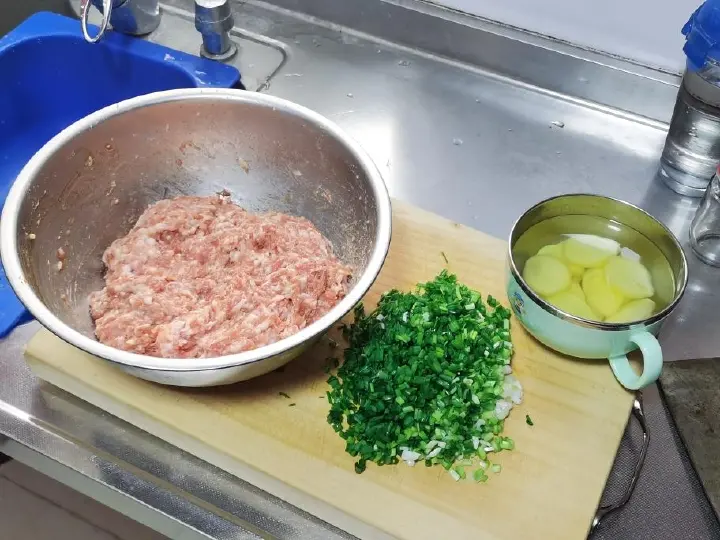 香葱小肉圆 第 1 步