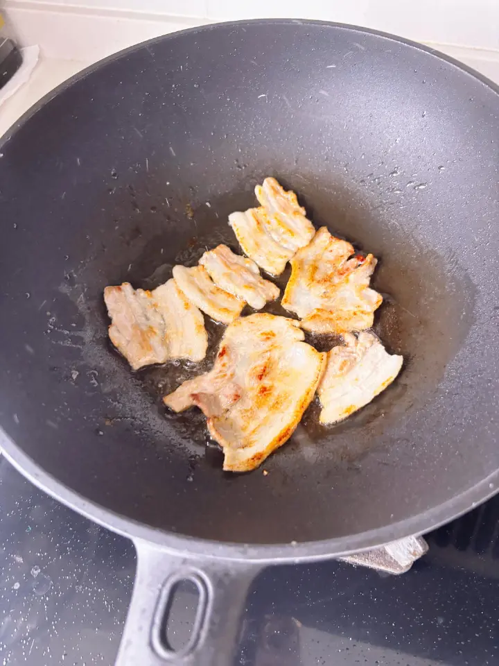 五花肉炒糯米笋 第 4 步