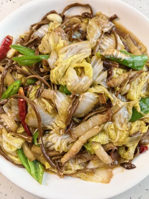 白菜炒茶树菇