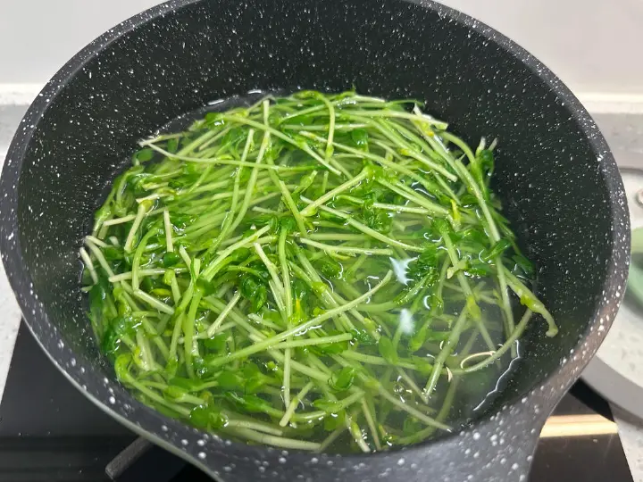 上汤豆苗 第 3 步