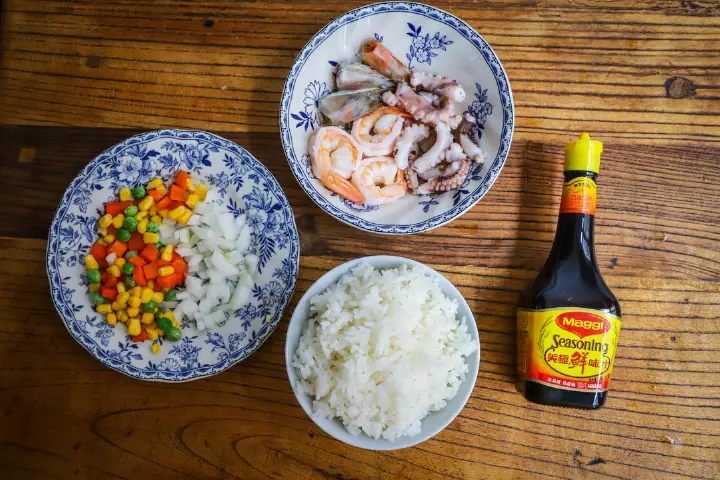 美极海鲜炒饭 第 1 步