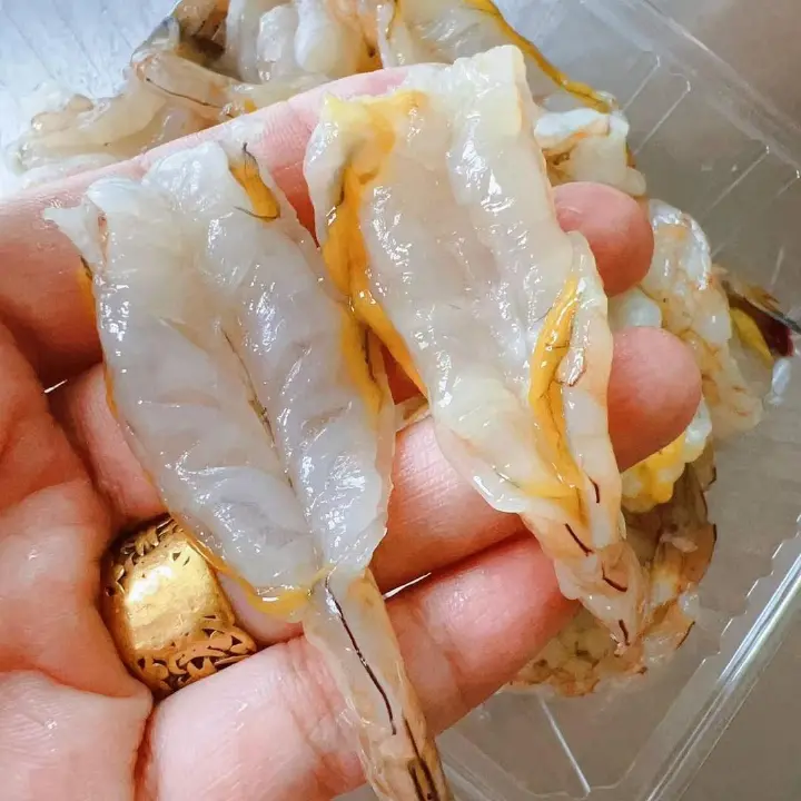 金银蛋炒虾球 第 4 步