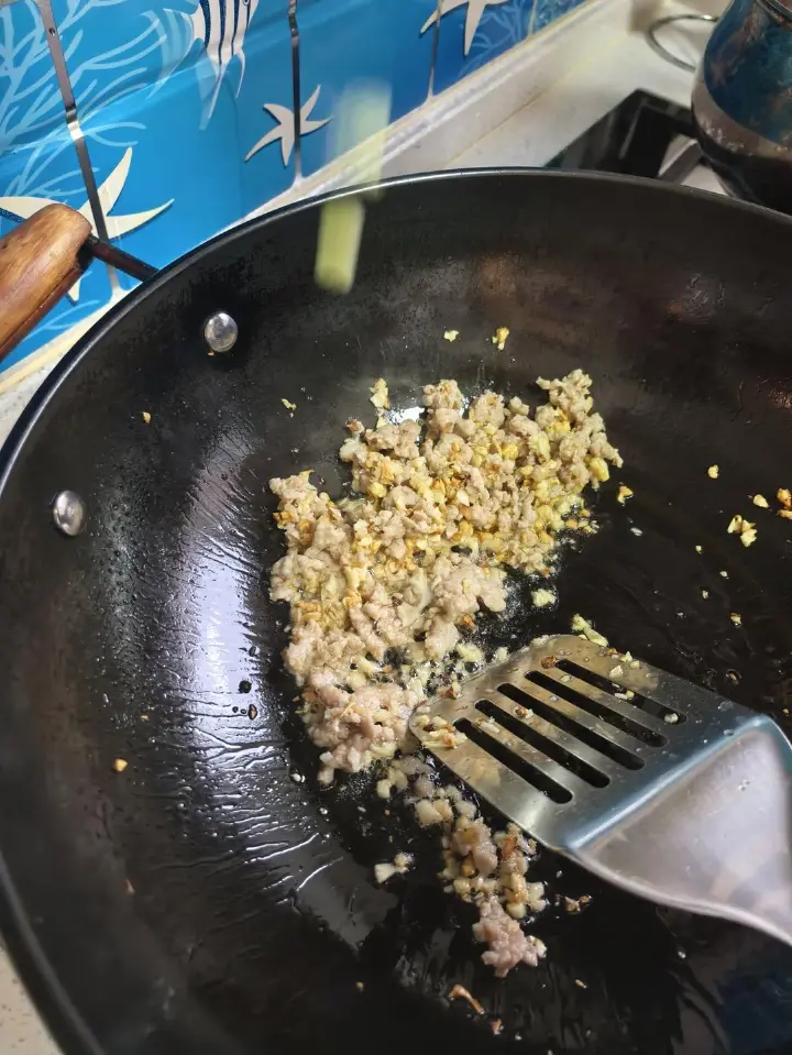 菜花炒肉 第 6 步
