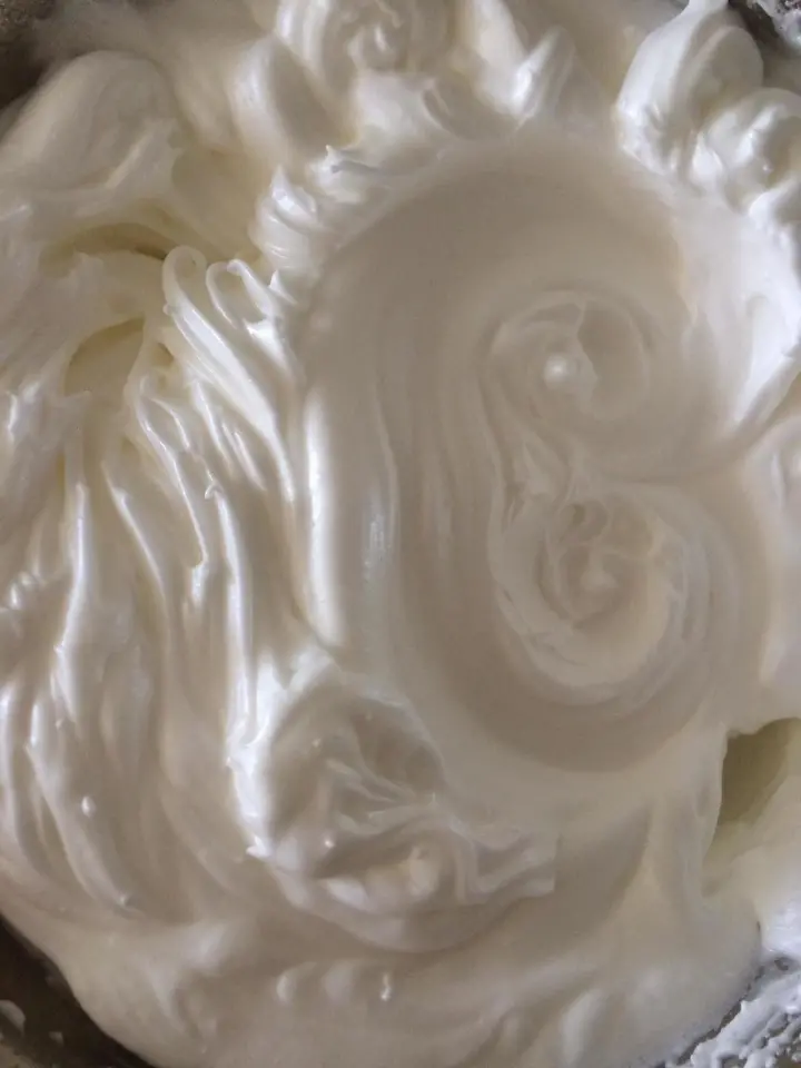 基础戚风蛋糕胚 第 4 步
