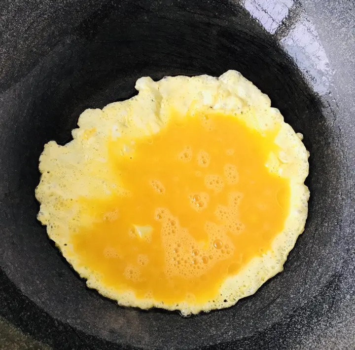 毛豆炒鸡蛋 第 2 步