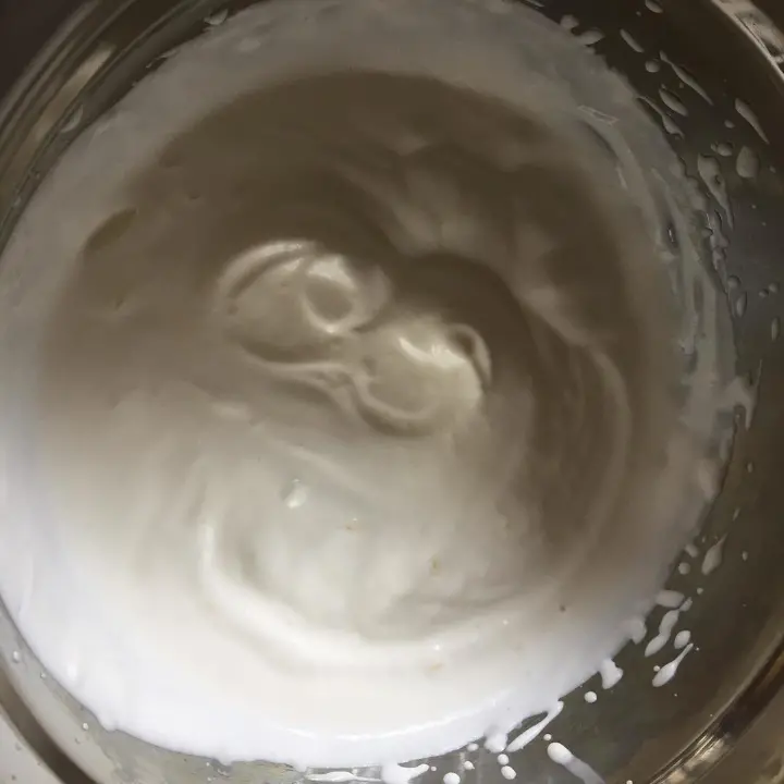 草莓雪人裸蛋糕 第 2 步