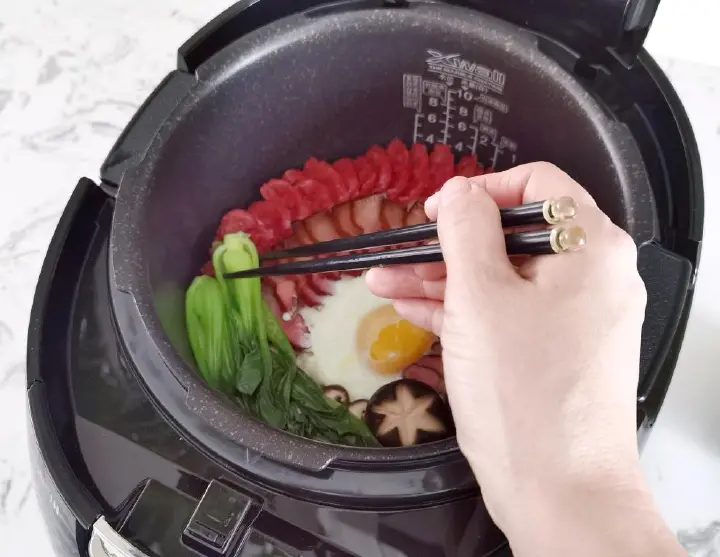 双拼腊味煲仔饭 第 12 步
