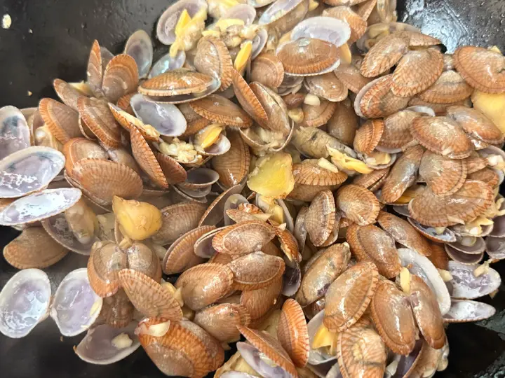 紫苏炒花甲 第 1 步