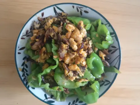 白参菌炒鸡蛋