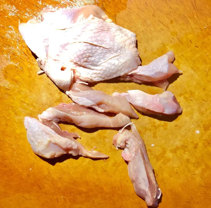 麻辣小炒鸡腿肉 第 2 步