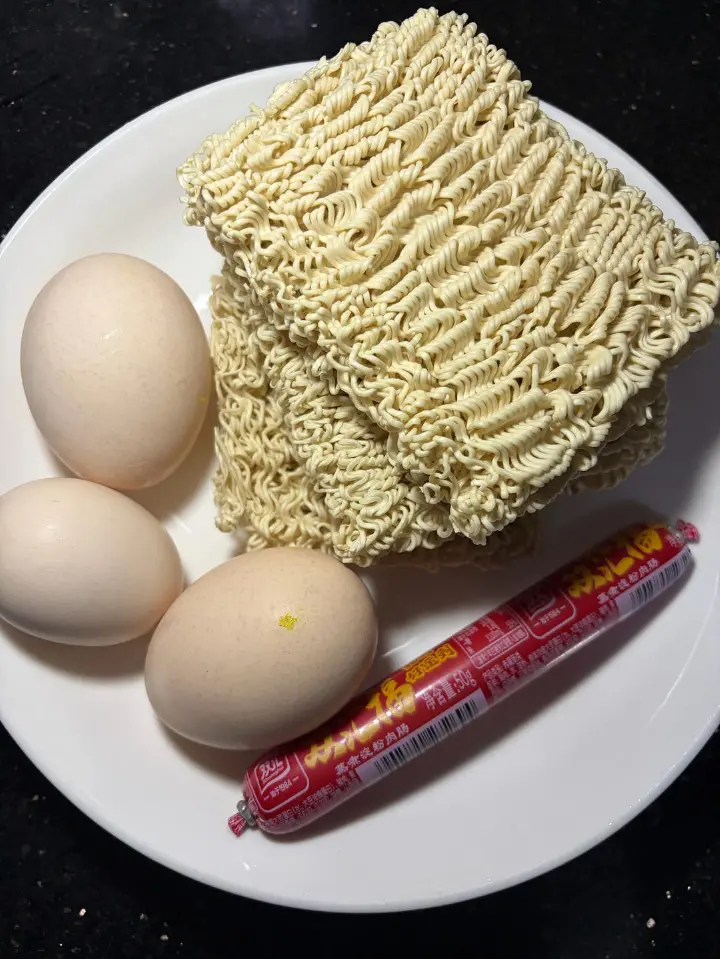 菜心鸡蛋炒面 第 1 步