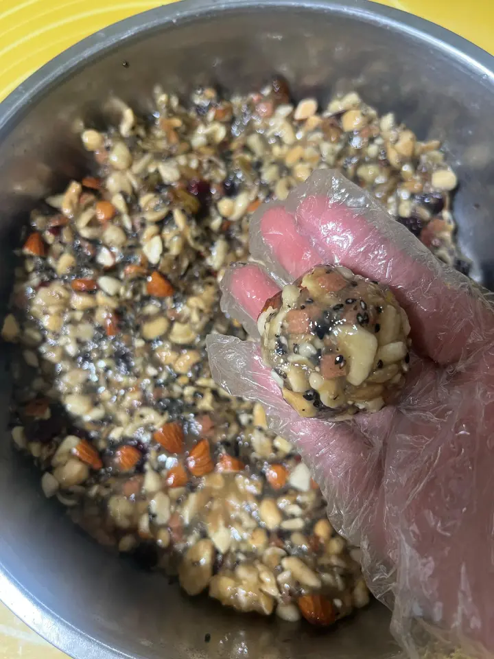 懒人版莲蓉五仁月饼 第 11 步