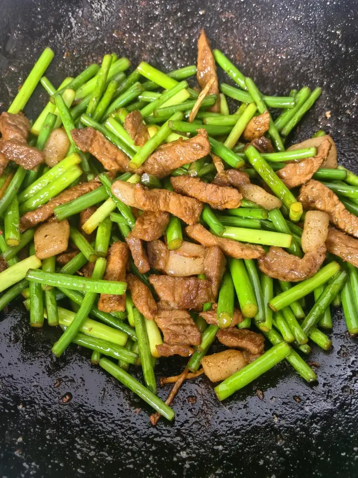 蒜苔炒肉 第 9 步