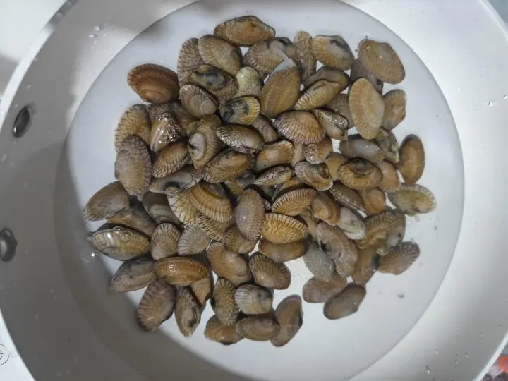 爆炒花甲 第 4 步